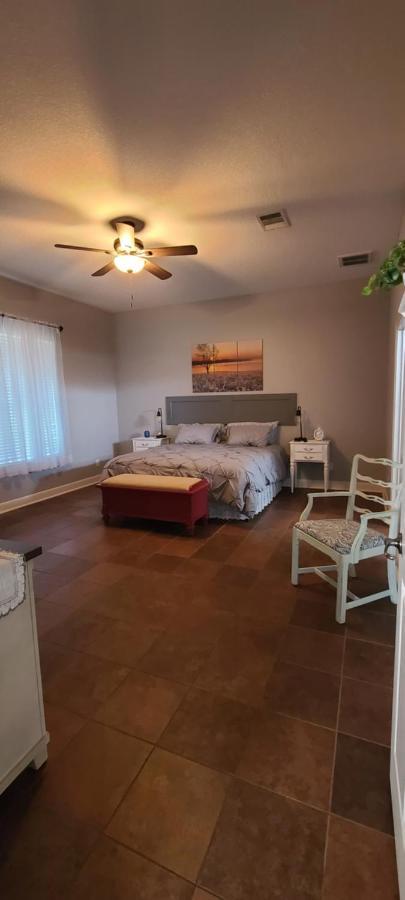 Hill Country Haute N Haus Relax And Renew Fischer エクステリア 写真
